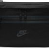 Nike Elemental Premium 8L black Bauchtaschen